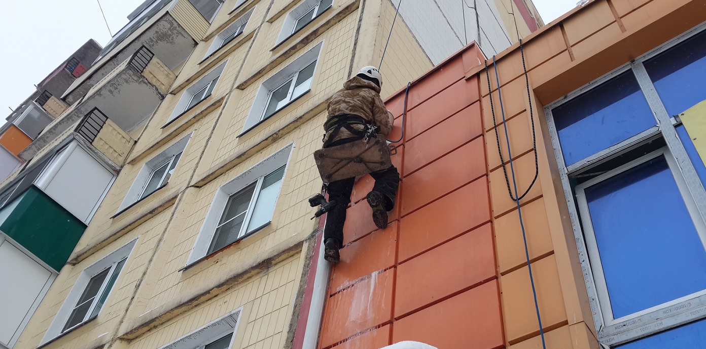 Услуги промышленных альпинистов для высотных работ в Псковской области