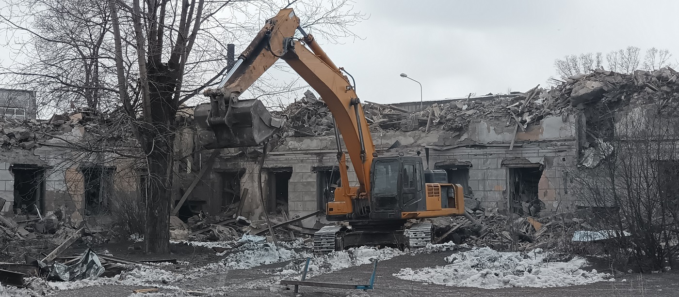 Демонтажные работы, услуги спецтехники в Псковской области